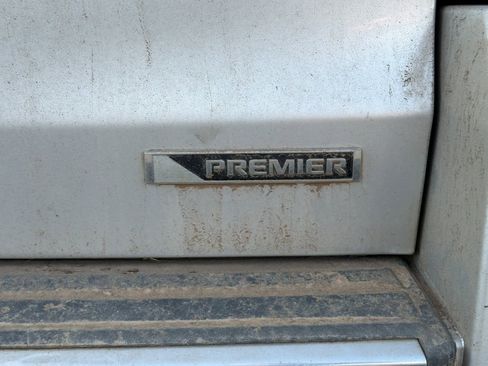 Used 2018 Chevrolet Suburban Premier image 8