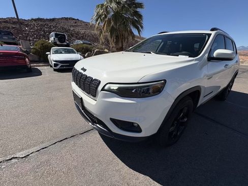 Used 2019 Jeep Cherokee Latitude Plus AWD/4WD image 1