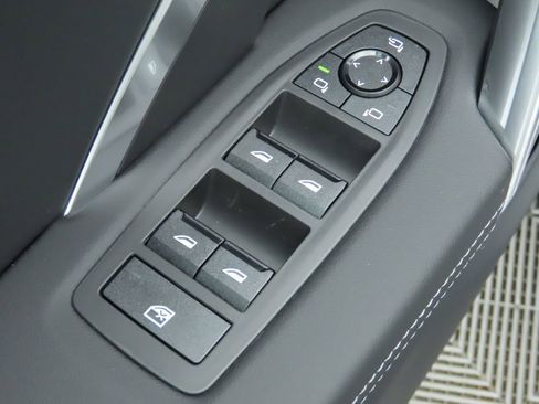 Certified 2025 BMW X1 xDrive28i w/ Premium Package image 25