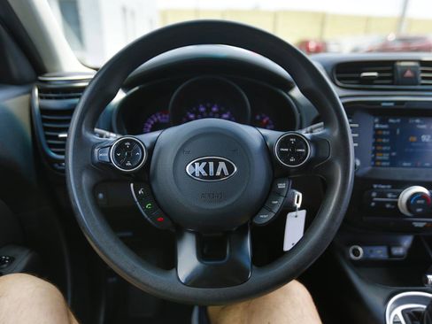 Used 2019 Kia Soul + FWD image 11