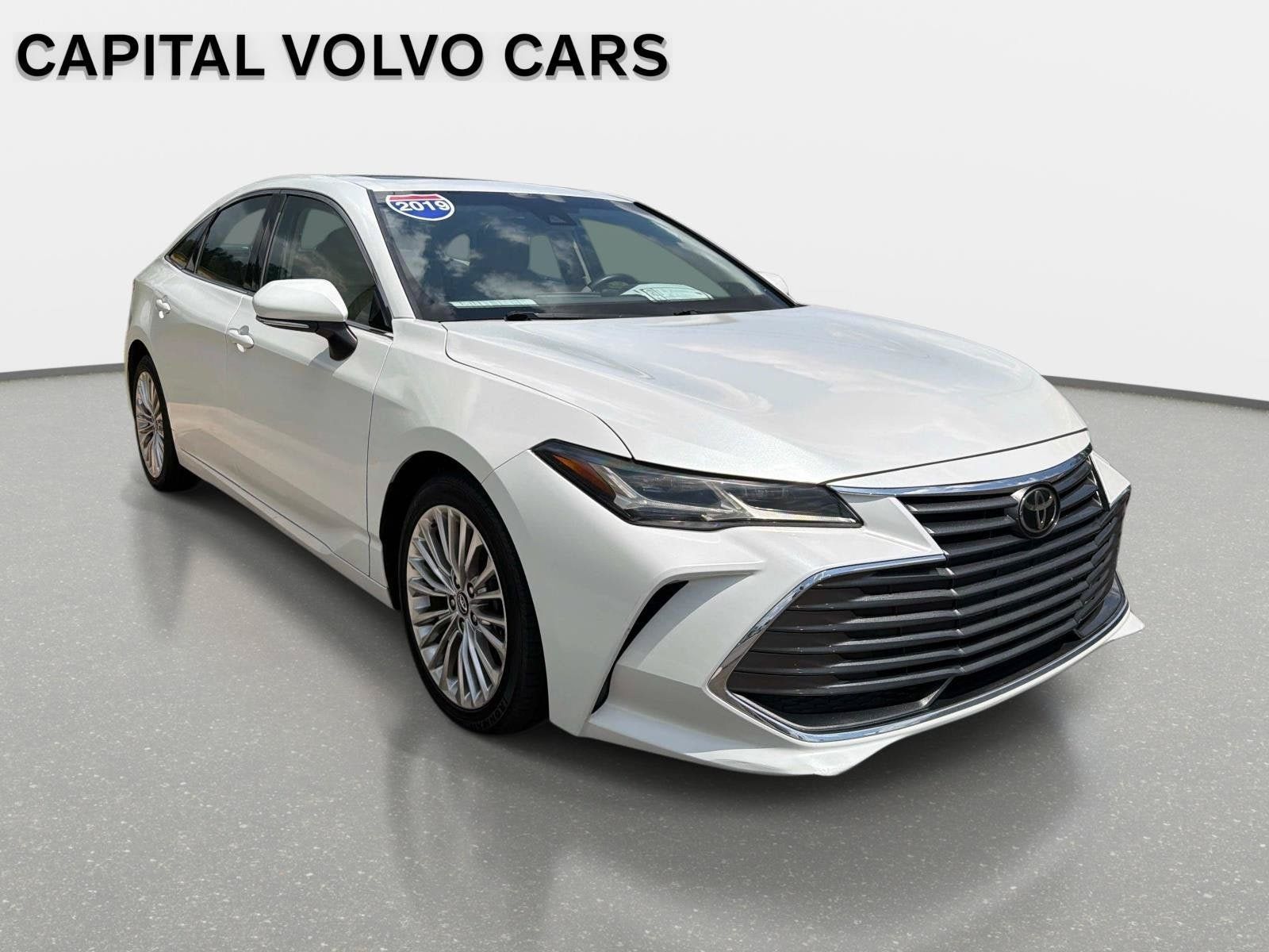 Used 2019 Toyota Avalon Limited FWD image 4