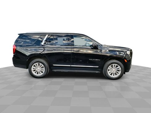Used 2023 GMC Yukon SLT w/ SLT Luxury Package AWD/4WD image 9