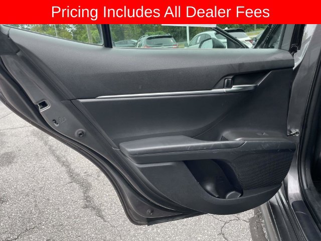 Used 2023 Toyota Camry SE FWD image 12