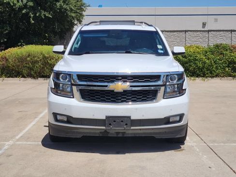 Used 2019 Chevrolet Suburban LT RWD image 2