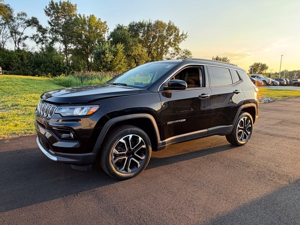 Used 2022 Jeep Compass Limited AWD/4WD image 3