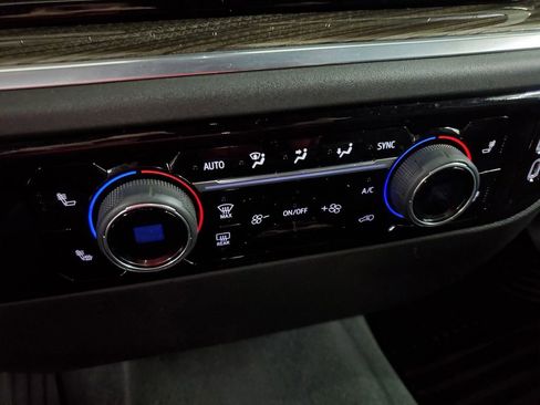 Used 2022 Chevrolet Silverado 1500 LT image 18