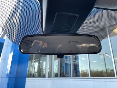 Used 2024 Nissan Kicks SR image 23