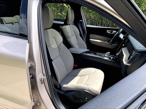 Certified 2026 Volvo XC60 B5 Plus AWD/4WD image 10