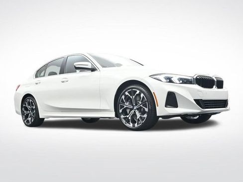New 2026 BMW 330i xDrive Sedan w/ Premium Package AWD/4WD image 33