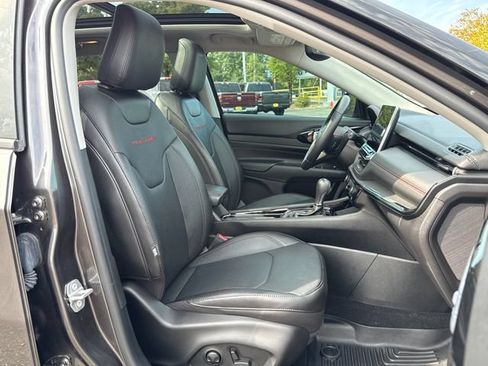 Used 2022 Jeep Compass Trailhawk w/ Trailhawk Elite Group AWD/4WD image 25
