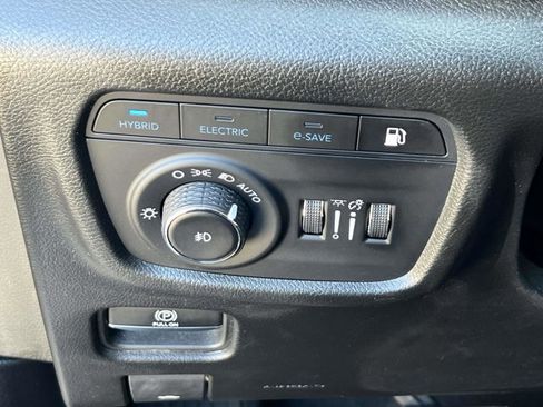 Certified 2023 Jeep Grand Cherokee 4WD 4xe w/ Luxury Tech Group II image 19