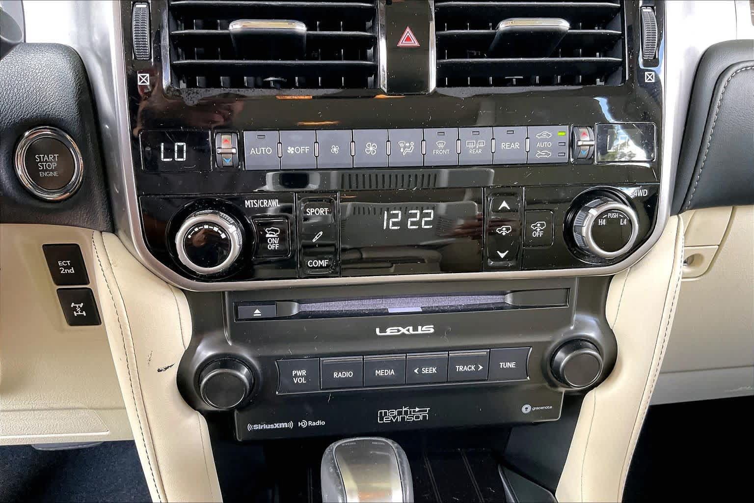 Used 2023 Lexus GX 460 Luxury w/ Sport Design Package AWD/4WD image 32