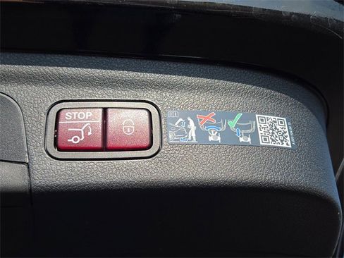 Used 2025 Mercedes-Benz GLE 350 4MATIC image 33