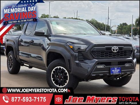 Used 2025 Toyota Tacoma TRD Off-Road AWD/4WD image 1