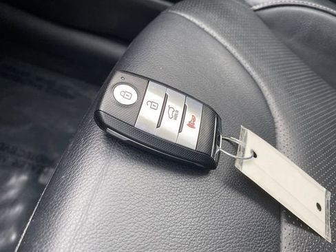 Certified 2019 Kia Niro Touring image 33