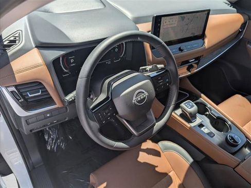 Used 2025 Nissan Rogue Platinum AWD/4WD image 11