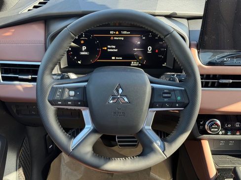 New 2025 Mitsubishi Outlander SEL image 19