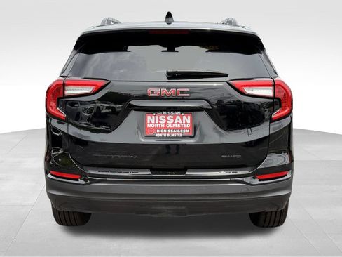 Used 2024 GMC Terrain SLE w/ Driver Convenience Package AWD/4WD image 9