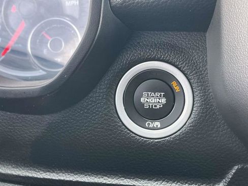 Used 2019 RAM 1500 Big Horn image 32