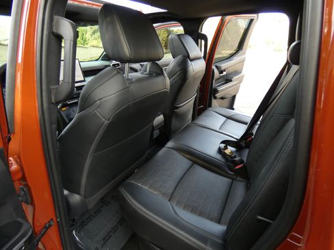 Used 2025 Toyota Tacoma TRD Off-Road w/ TRD Off Road Premium Package image 44