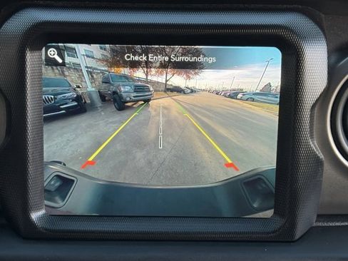 Used 2021 Jeep Gladiator Sport image 19