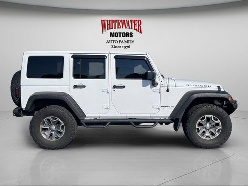 Used 2017 Jeep Wrangler Unlimited Rubicon w/ Cold Weather Group image 6