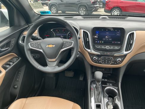 Used 2023 Chevrolet Equinox Premier AWD/4WD image 5