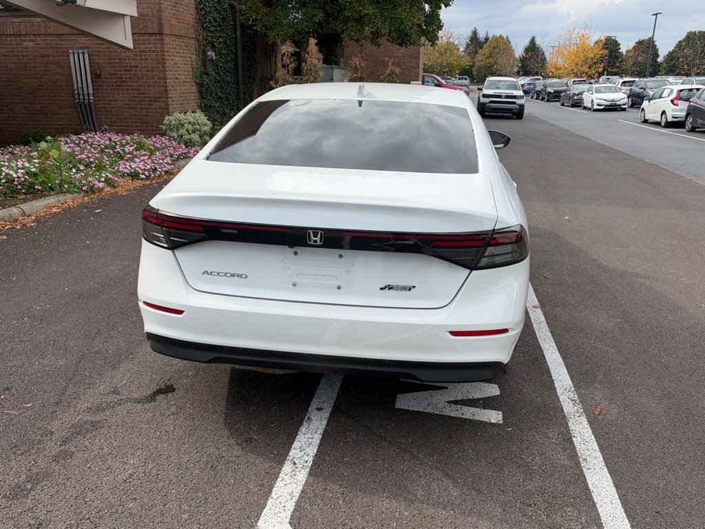 Used 2024 Honda Accord EX image 19