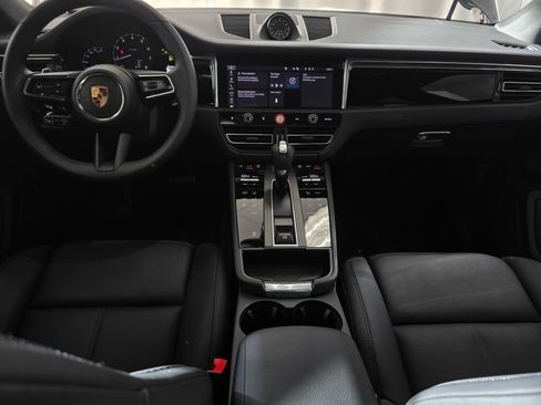New 2026 Porsche Macan image 18