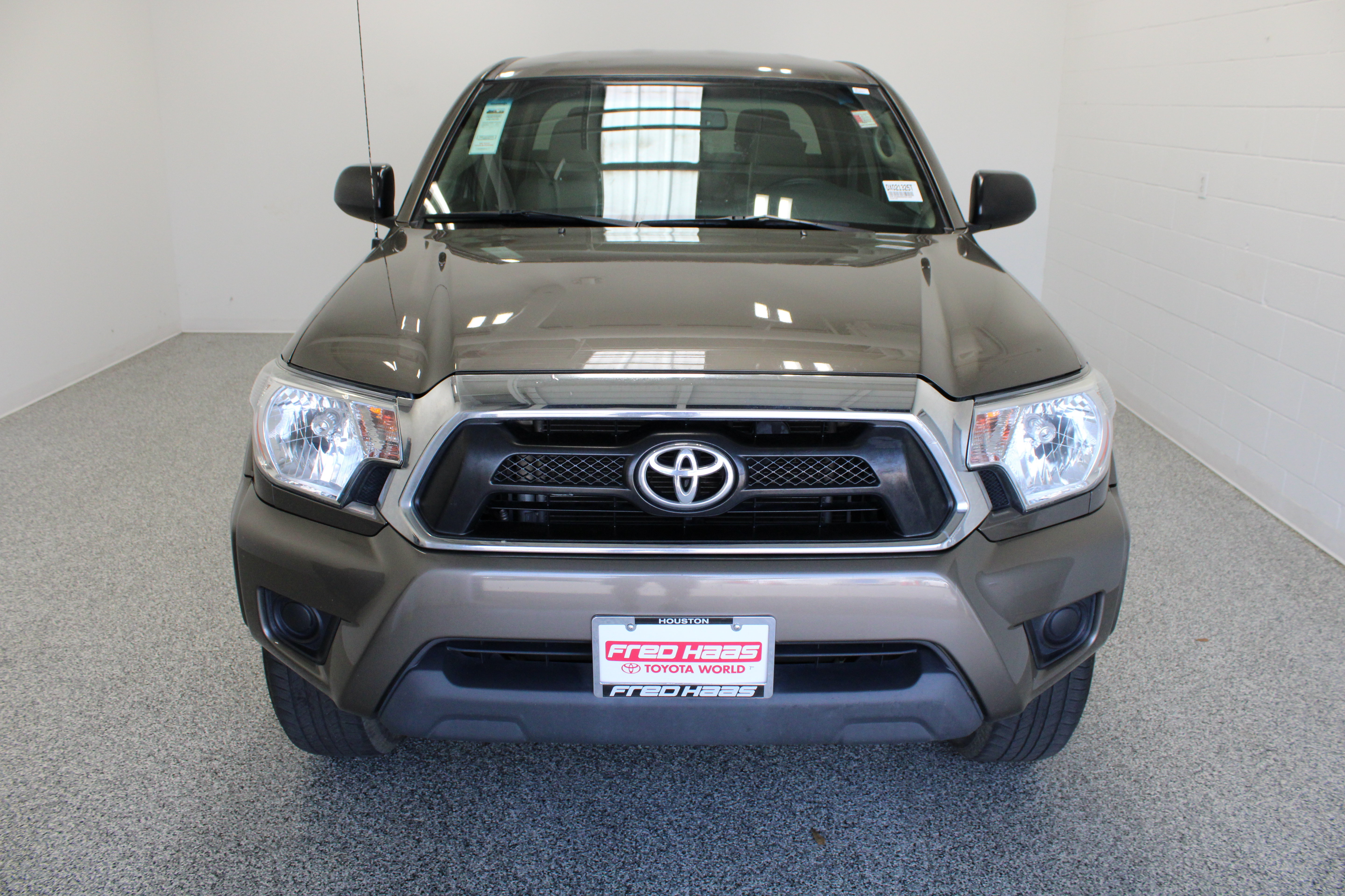 Used 2013 Toyota Tacoma PreRunner w/ SR5 Pkg RWD image 3