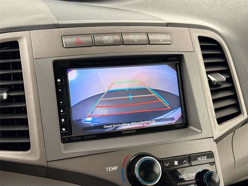 Used 2015 Toyota Venza LE image 22