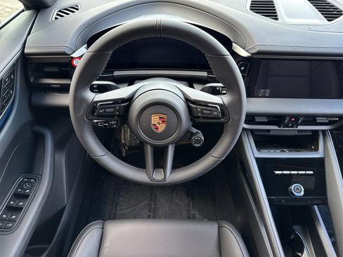 New 2025 Porsche Macan Electric image 16