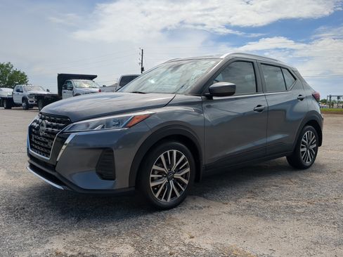 Used 2024 Nissan Kicks SV FWD image 6