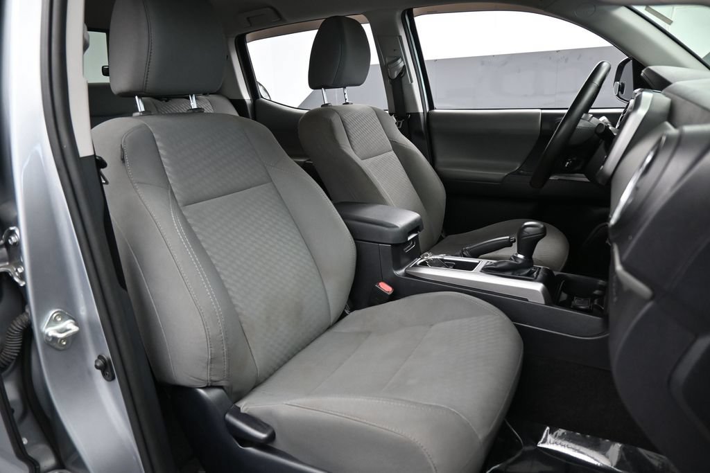 Used 2021 Toyota Tacoma SR5 w/ SR5 Appearance Package (SM) RWD image 45