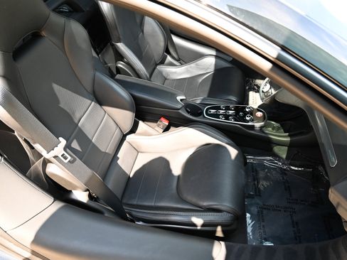 Used 2023 McLaren GT RWD image 42