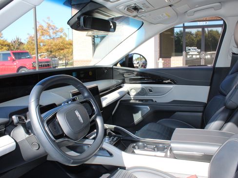 Used 2024 Lincoln Nautilus Reserve w/ Equipment Group 203A image 15