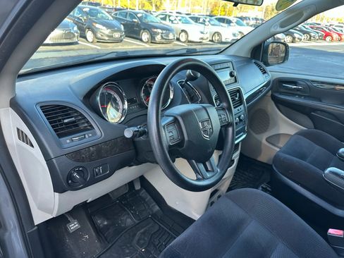 Used 2014 Dodge Grand Caravan American Value Package image 11