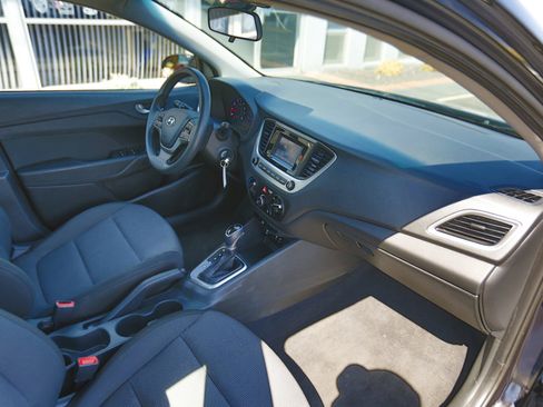 Used 2021 Hyundai Accent SE image 13