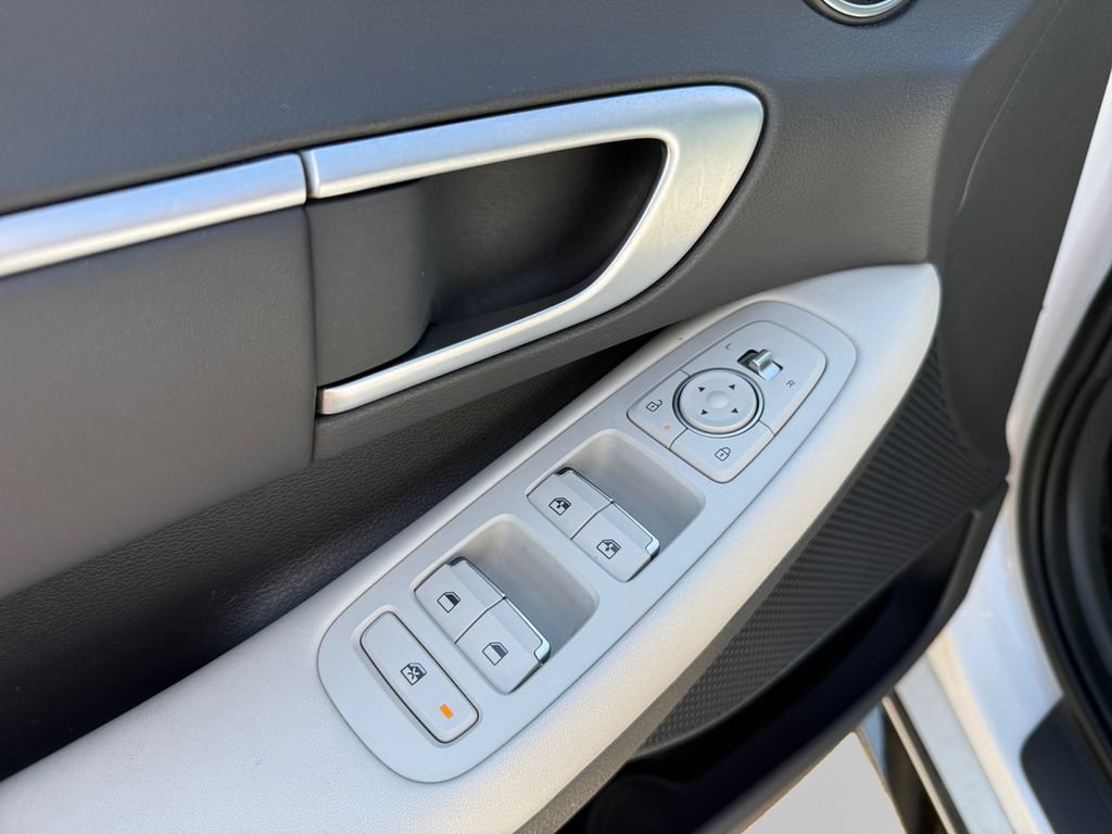 Used 2025 Hyundai Sonata SEL FWD image 19
