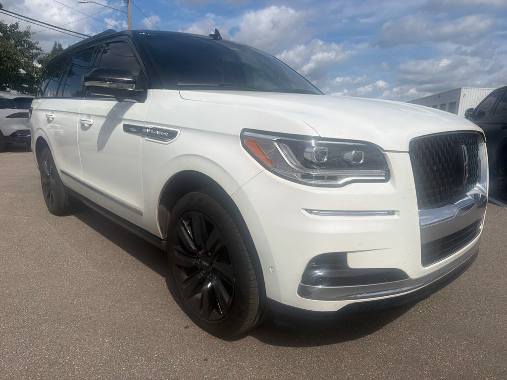Certified 2024 Lincoln Navigator Black Label AWD/4WD image 4