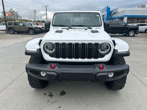 New 2025 Jeep Gladiator Rubicon w/ Convenience Group image 3