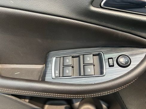 Used 2018 Chevrolet Impala Premier FWD image 31