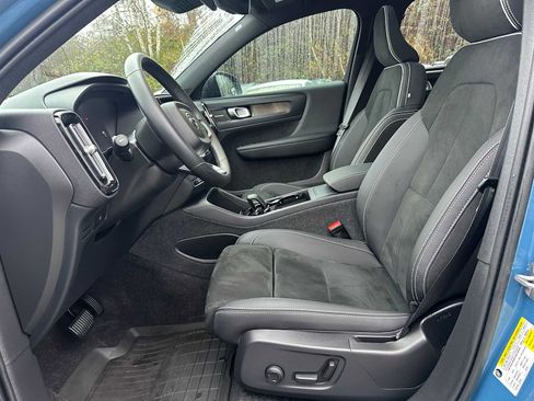 Certified 2023 Volvo XC40 Recharge Ultimate w/ Protection Package Premier image 19