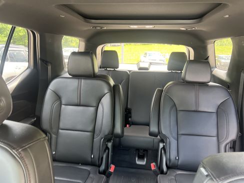 Used 2023 Chevrolet Traverse RS w/ LPO, Floor Liner Package AWD/4WD image 12