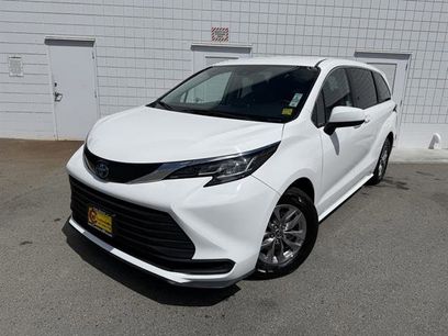 Used 2022 Toyota Sienna LE