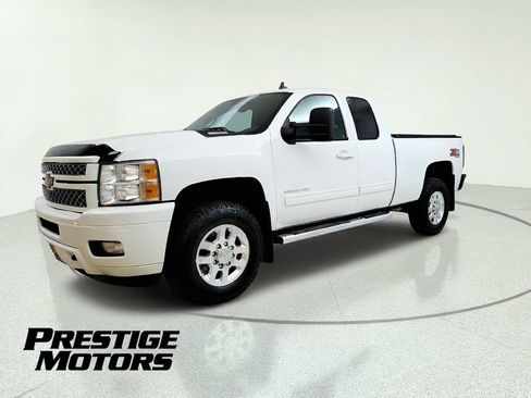 Used 2013 Chevrolet Silverado 2500 LTZ AWD/4WD image 3