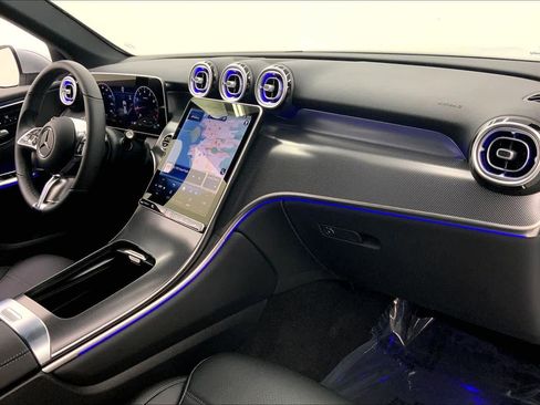 Used 2026 Mercedes-Benz GLC 300 image 11