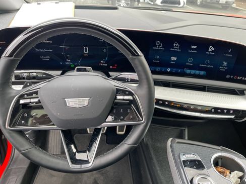 Certified 2025 Cadillac Optiq Sport 2 AWD/4WD image 7