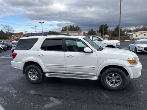 Used 2006 Toyota Sequoia SR5 image 6