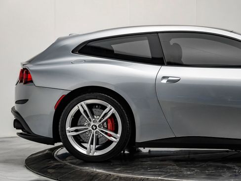 Used 2018 Ferrari GTC4Lusso AWD/4WD image 25